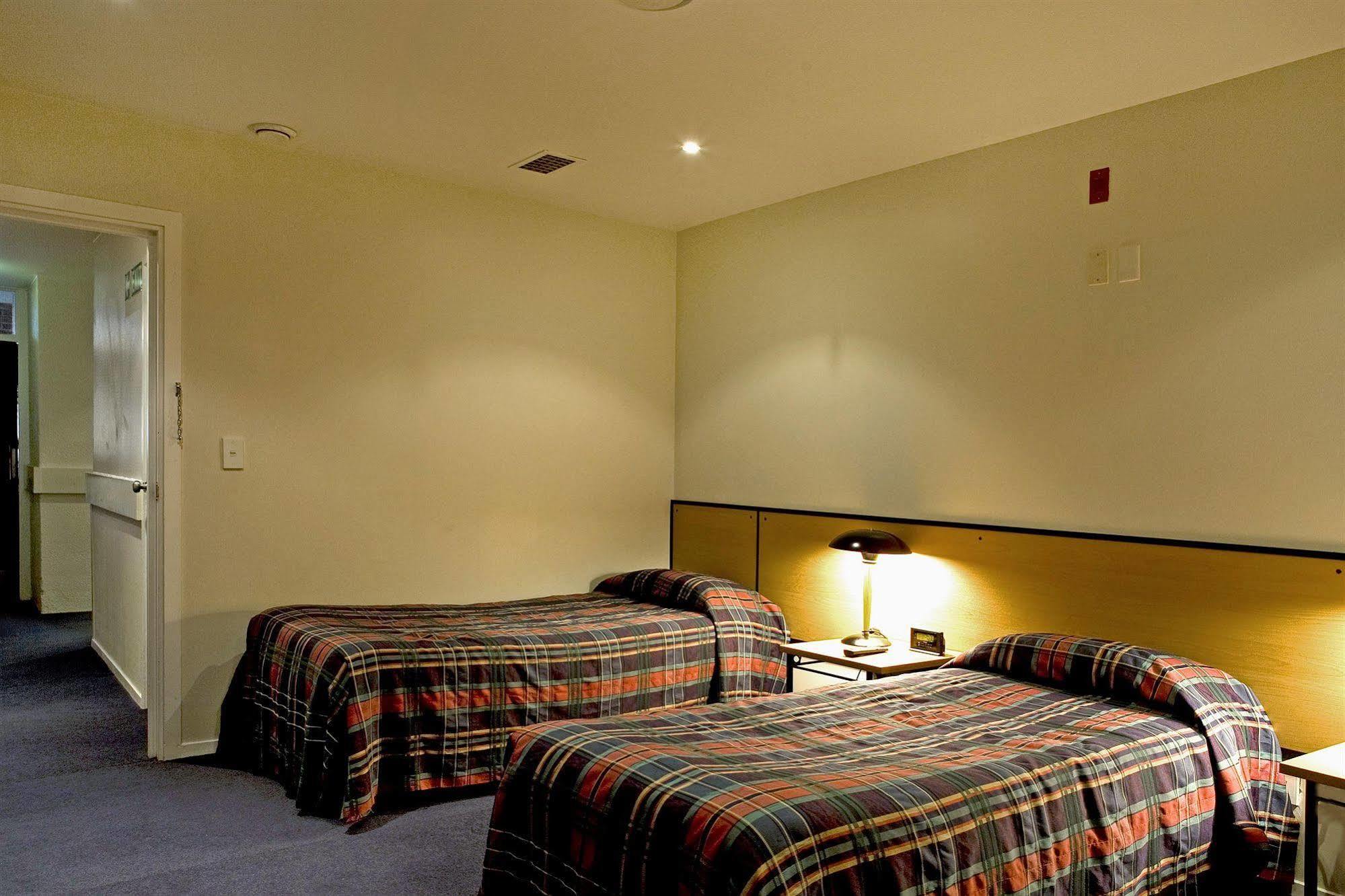 Econo Lodge City Central Оукланд Екстериор снимка
