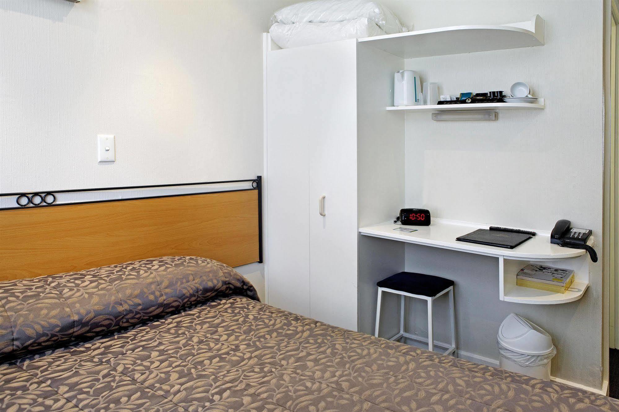 Econo Lodge City Central Оукланд Екстериор снимка