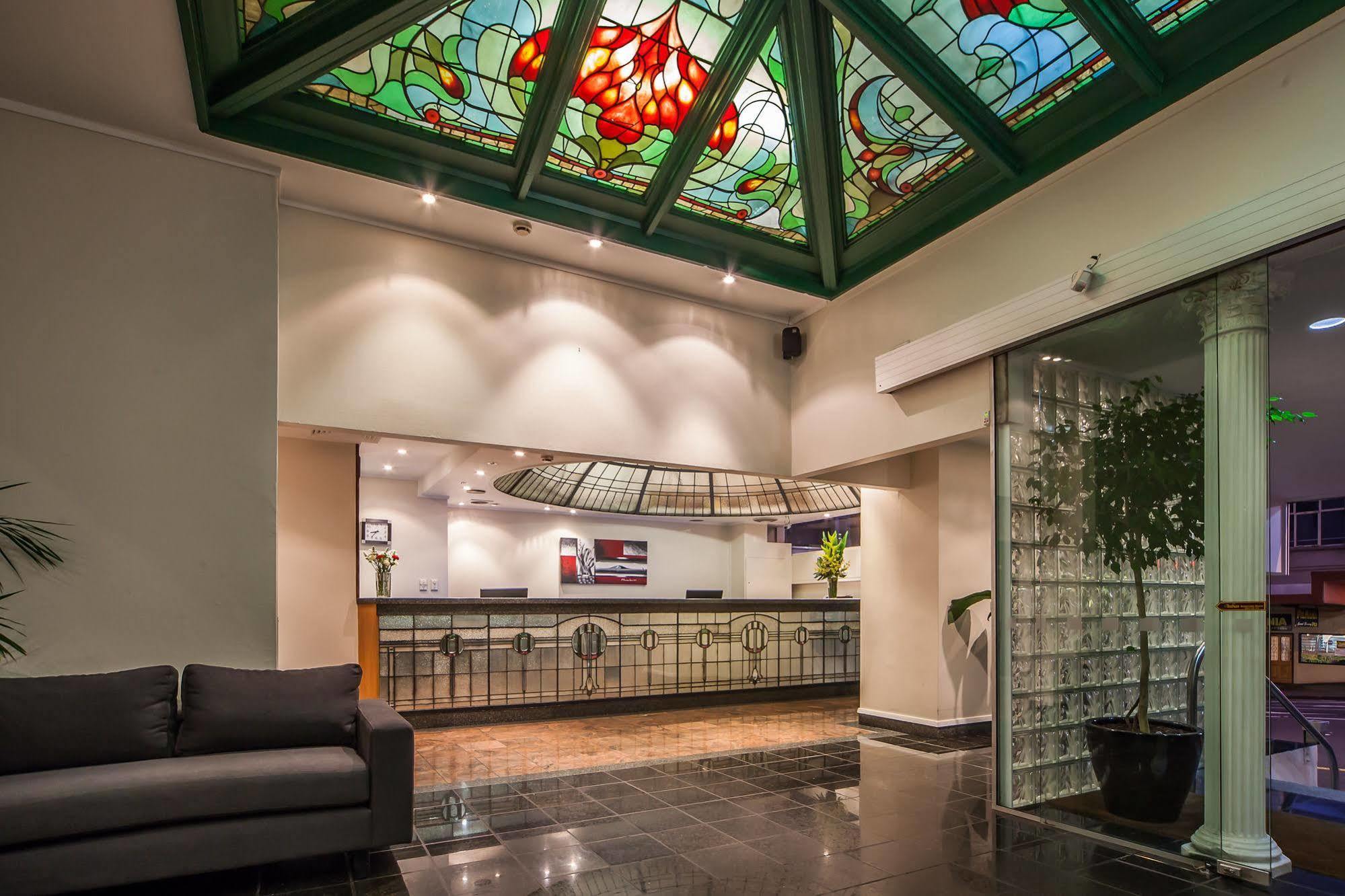 Econo Lodge City Central Оукланд Екстериор снимка